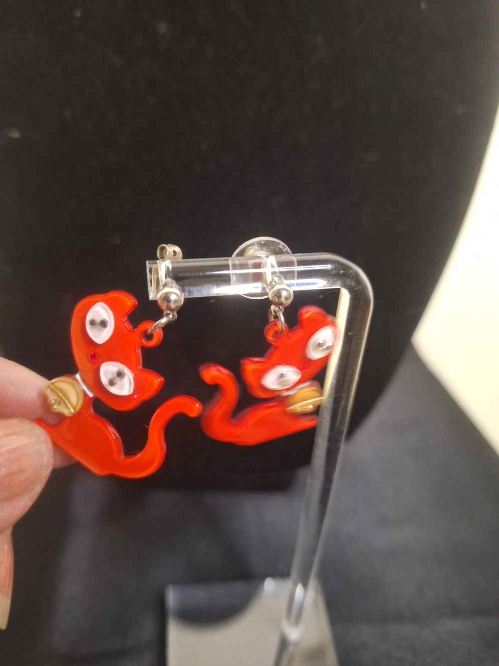 Playful Red Cat Dangle Earrings - Unbranded - Picture 2 of 4